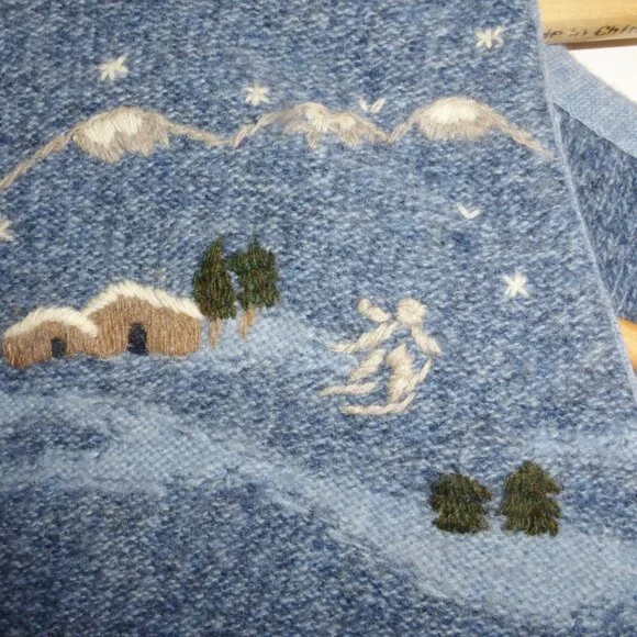 Vintage Woolrich 100% Lambs Wool Embroidered Sweater Indigo Heather Ski Deer LG - Picture 3 of 8